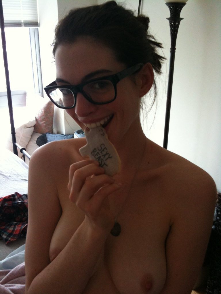 Anne hathaway photos leaked