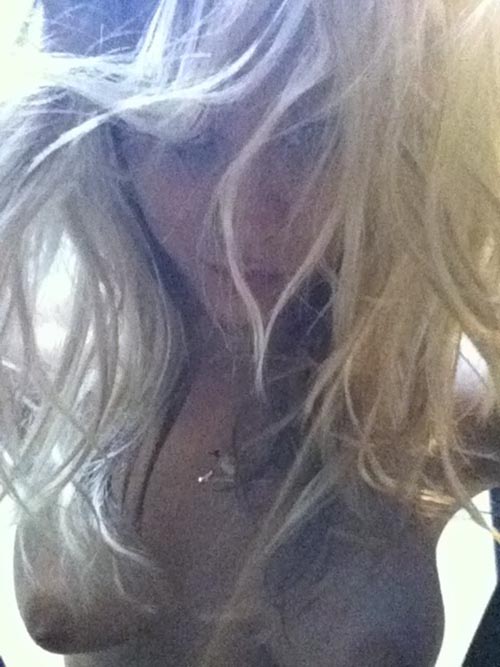 Kaley Cuoco Leaked Selfie